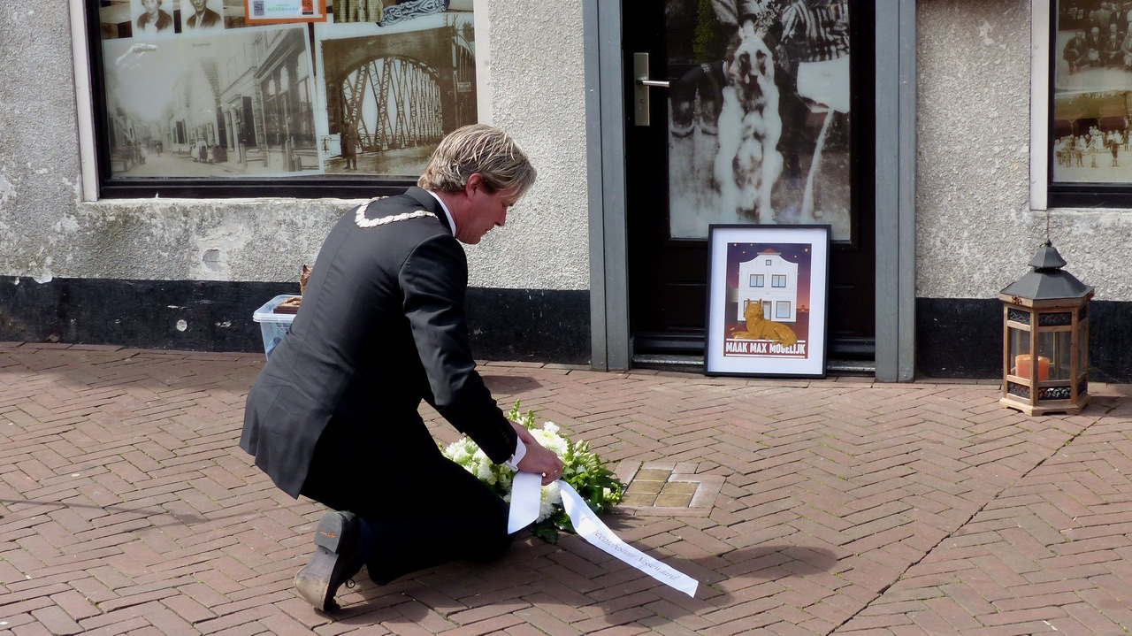Aandacht voor situatie Oekraïne tijdens herdenking in de Voorstraat / Spijkenisse 2022